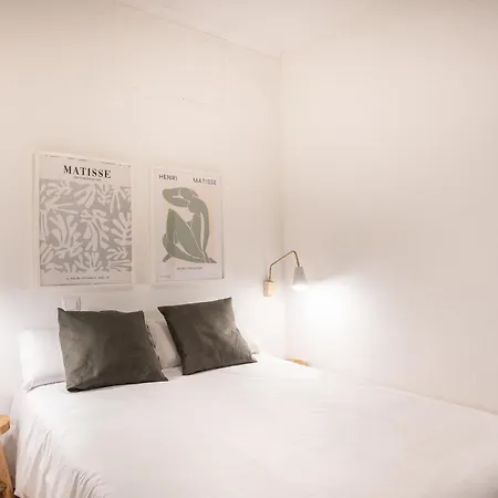 Comfortable For Groups Next To Sagrada Familia Apartment