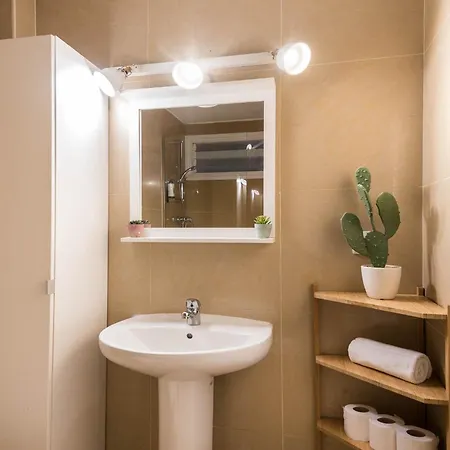 Apartment Comfortable For Groups Next To Sagrada Familia *