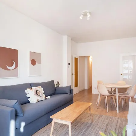 Comfortable For Groups Next To Sagrada Familia * 巴塞罗那