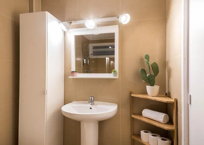 아파트 Comfortable For Groups Next To Sagrada Familia, *