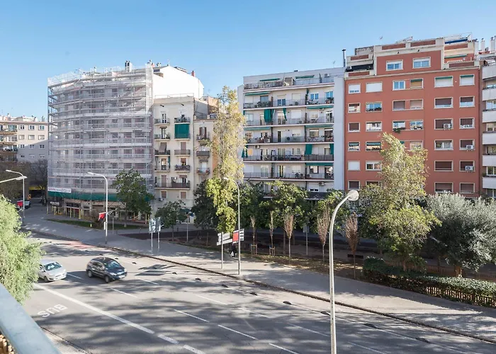 Comfortable For Groups Next To Sagrada Familia, *