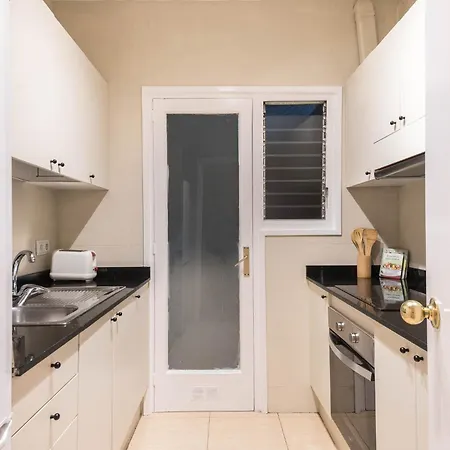 Apartament Comfortable For Groups Next To Sagrada Familia,