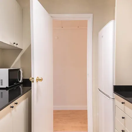 Apartament Comfortable For Groups Next To Sagrada Familia, Barcelona